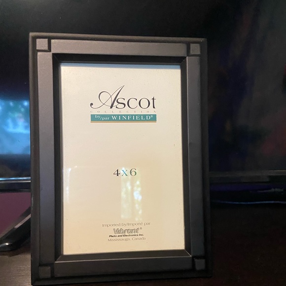 Black Wooden Photo-frame 4 X 6 - Picture 5 of 5